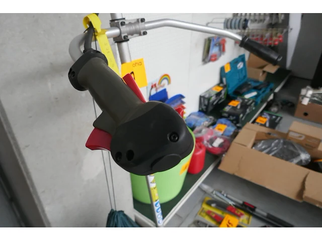 Grastrimmer makita - afbeelding 3 van  5