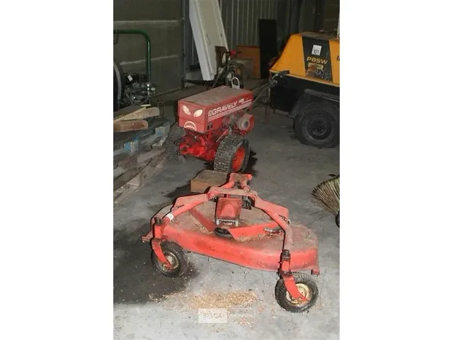 Gravelly mini-tractor met maaibalk - afbeelding 1 van  7