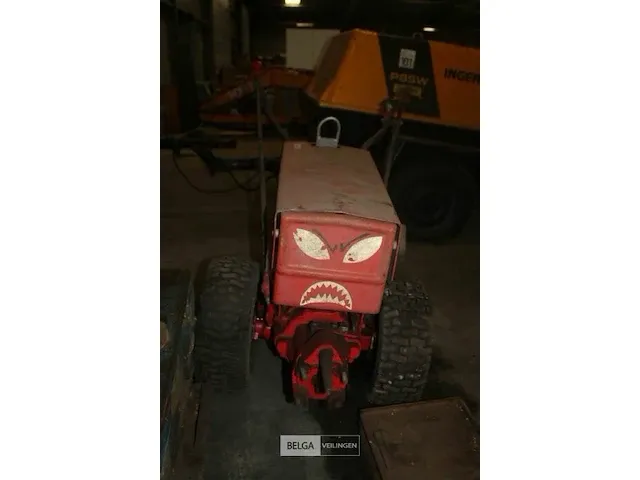 Gravelly mini-tractor met maaibalk - afbeelding 3 van  7