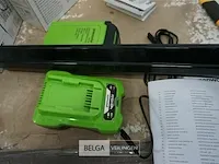 Greenworks 40v heggenschaar met 40v batterij en 40v acculader - afbeelding 3 van  3