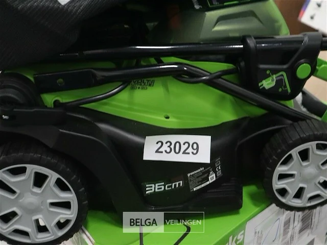 Greenworks 48v 36cm accu grasmaaier incl. 2x 24 volt 2.0ah accu en lader - afbeelding 1 van  6