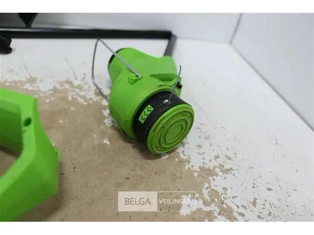 Greenworks g24lt25k2 accu grastrimmer met 24v batterij en 24v acculader - afbeelding 2 van  8