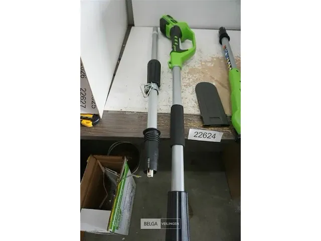 Greenworks g24pshk2 accu paalheggenschaar met 24v batterij en 24v acculader - afbeelding 5 van  6