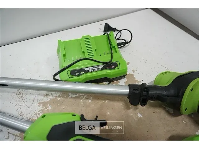 Greenworks g24x2ltk2x 48v accu grastrimmer met 2x 24v batterij en 24v acculader - afbeelding 3 van  4