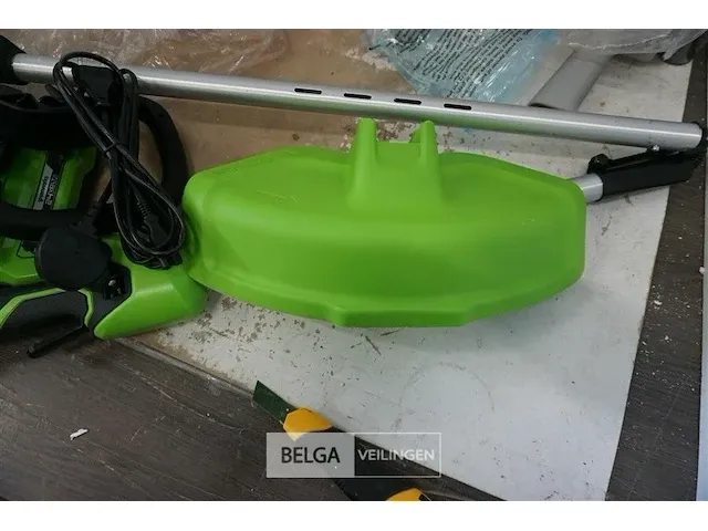 Greenworks g24x2ltk2x 48v accu grastrimmer met 2x 24v batterij en 24v acculader - afbeelding 2 van  3
