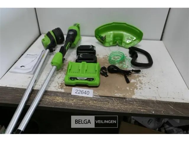 Greenworks g24x2ltk2x 48v accu grastrimmer met 2x 24v batterij en 24v acculader - afbeelding 1 van  5