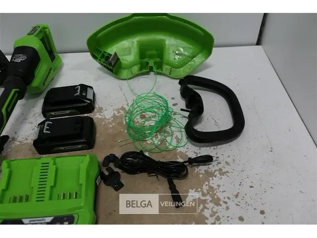 Greenworks g24x2ltk2x 48v accu grastrimmer met 2x 24v batterij en 24v acculader - afbeelding 4 van  5