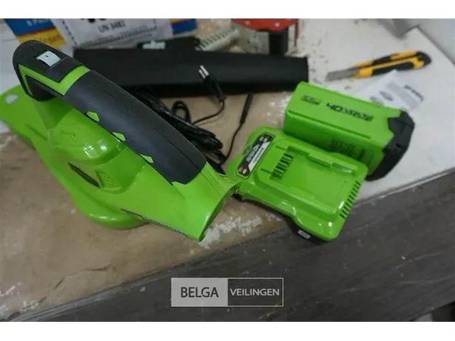 Greenworks g40abk2 accu bladblazer met 40v batterij en 40v acculader - afbeelding 1 van  2