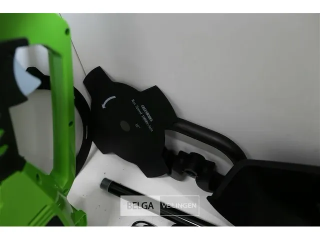 Greenworks gd40bck2x accu bosmaaier met 2x 40v batterij en 40v acculader - afbeelding 12 van  13