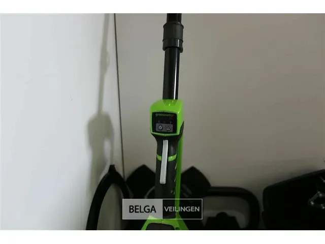 Greenworks gd40bck2x accu bosmaaier met 2x 40v batterij en 40v acculader - afbeelding 13 van  13