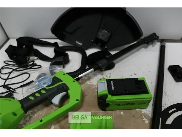 Greenworks gd40bck2x accu bosmaaier met 40v batterij en 40v acculader - afbeelding 3 van  5