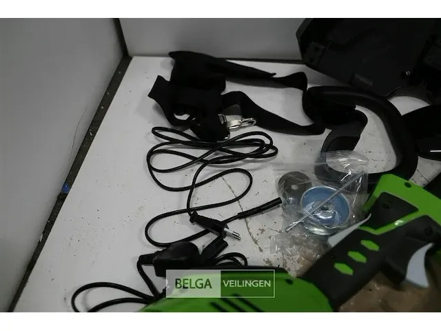 Greenworks gd40bck2x accu bosmaaier met 40v batterij en 40v acculader - afbeelding 4 van  5