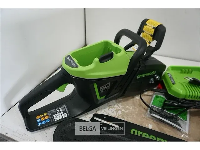 Greenworks gd60cs40k4 accu kettingzaag met 60v batterij en 60v acculader - afbeelding 2 van  3