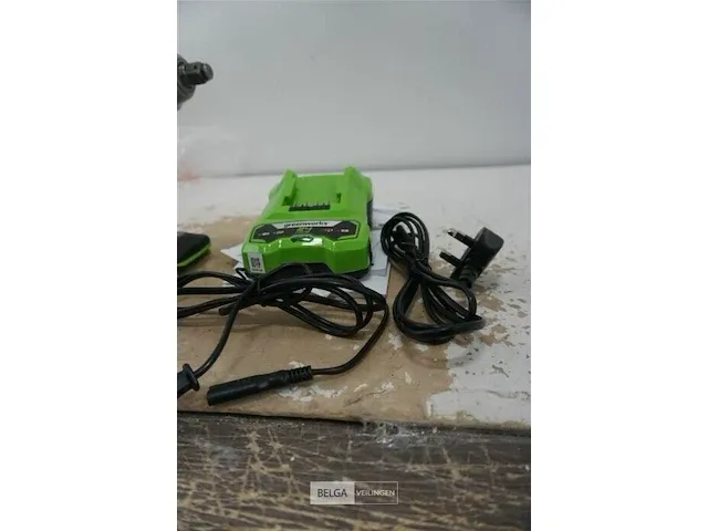 Greenworks impact driver accu slagmoersleutel met 24v batterij en 24v acculader - afbeelding 2 van  3
