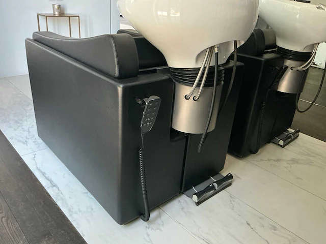 Greiner variolore wastafels met massagestoelen (2x) - afbeelding 3 van  16
