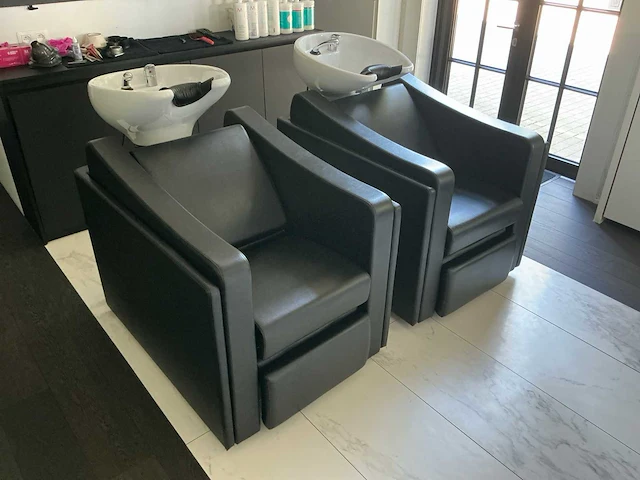 Greiner variolore wastafels met massagestoelen (2x) - afbeelding 9 van  16