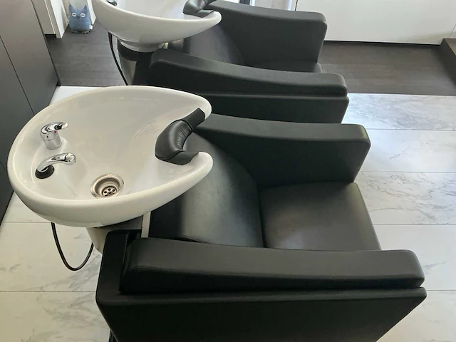 Greiner variolore wastafels met massagestoelen (2x) - afbeelding 12 van  16