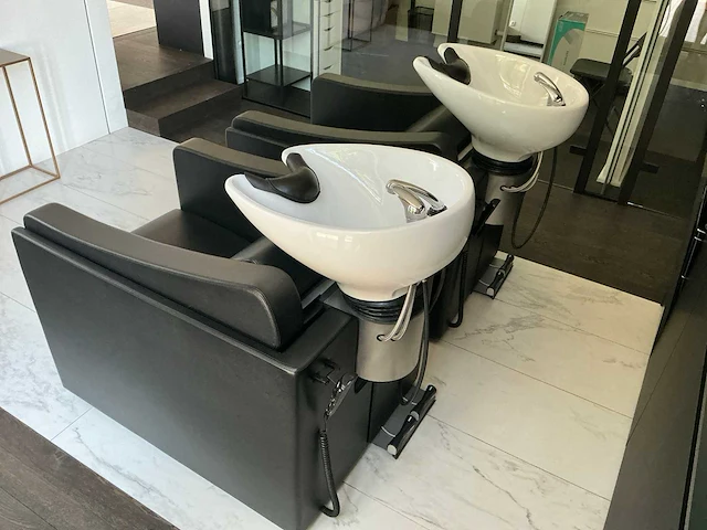 Greiner variolore wastafels met massagestoelen (2x) - afbeelding 15 van  16
