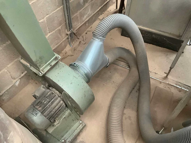 Griggio s.p.a tornado - paneelzaagmachine met afzuiginstallatie - afbeelding 10 van  21