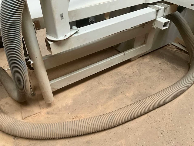 Griggio s.p.a tornado - paneelzaagmachine met afzuiginstallatie - afbeelding 13 van  21