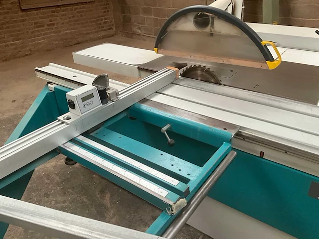 Griggio s.p.a tornado - paneelzaagmachine met afzuiginstallatie - afbeelding 15 van  21