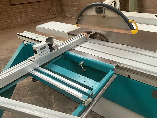 Griggio s.p.a tornado - paneelzaagmachine met afzuiginstallatie - afbeelding 15 van  21