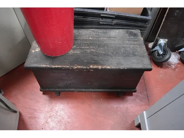 Grijs houten commode 3 laden, laden kastje 9 laden, oude dekenkist , 1 bloempot - afbeelding 3 van  11