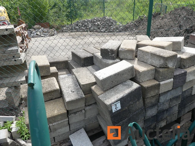 Grijze en gele cementklinkers - afbeelding 1 van  4