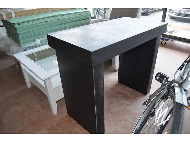 Grijze rol bijzet zetel met armleuning, witte salontafel met glazen blad afm. 75x75x75 cm, metalen tafeltje 94x47x80 cm - afbeelding 8 van  8