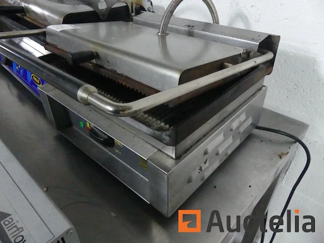 Grill - afbeelding 1 van  5