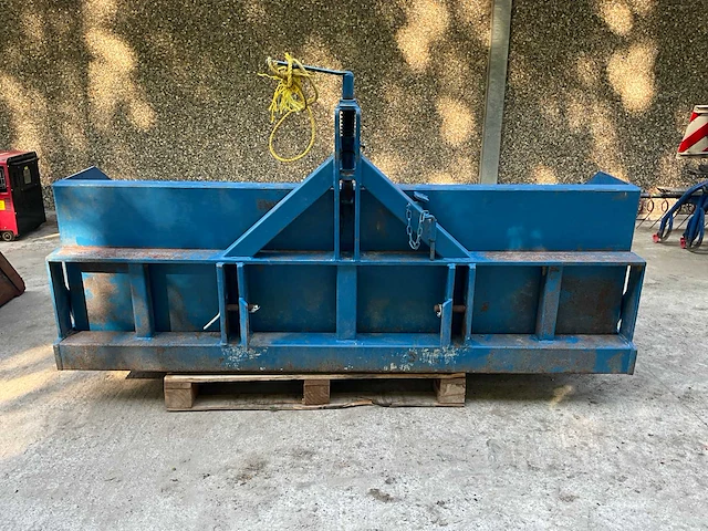 Grondbak tractor - afbeelding 1 van  8
