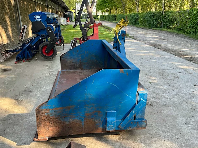 Grondbak tractor - afbeelding 3 van  8