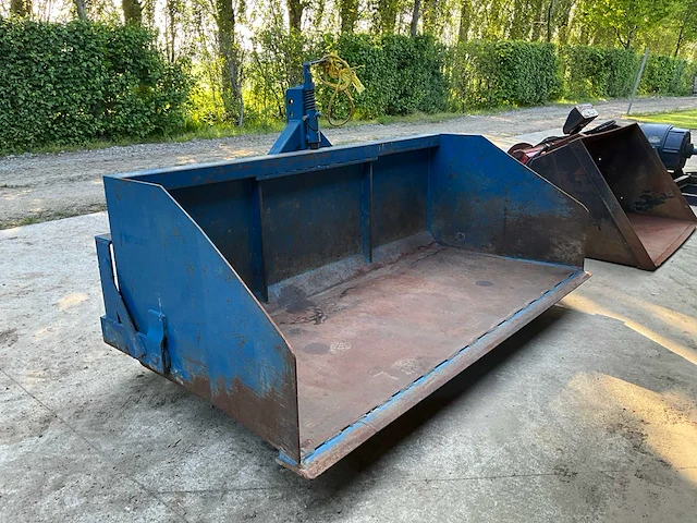 Grondbak tractor - afbeelding 6 van  8