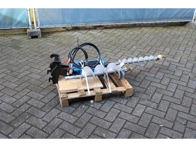 Grondboor cw00 met boor 100mm en 150mm voor minigraver nieuw - afbeelding 1 van  1