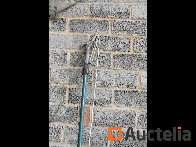 Grondboor, hamer en gereedschap - afbeelding 3 van  7