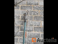 Grondboor, hamer en gereedschap - afbeelding 3 van  7
