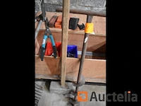 Grondboor, hamer en gereedschap - afbeelding 5 van  7