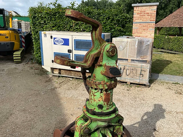 Grondgrijper met gronduitdrijvers - afbeelding 2 van  15