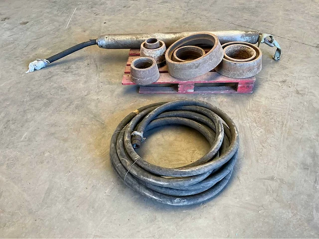 Grondraket met ringen om te kloppen diameter 160 overige grondverzetapparatuur - afbeelding 1 van  6