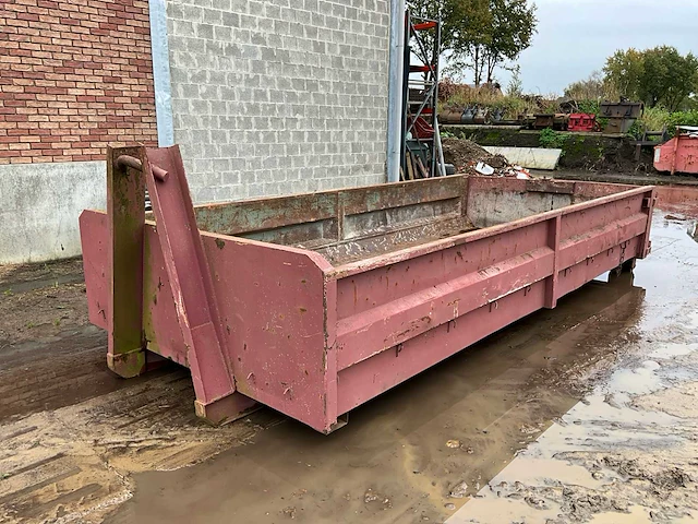 Grondverzet afzetcontainer - afbeelding 1 van  10