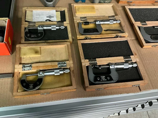 Groot assortiment meetgereedschappen - afbeelding 3 van  18