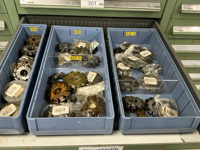 Groot assortiment tandwielfrezen - afbeelding 9 van  12