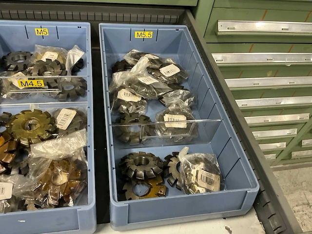 Groot assortiment tandwielfrezen - afbeelding 10 van  12