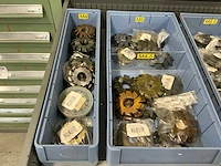 Groot assortiment tandwielfrezen - afbeelding 12 van  12