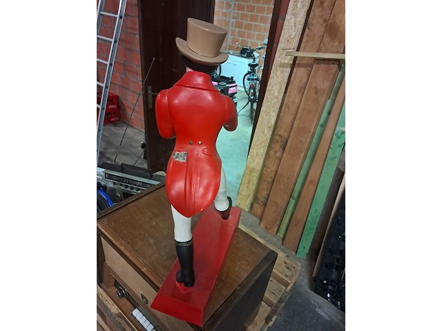 Groot beeld jhonnie walker ( h 700 mm en b 400 mm ) - afbeelding 5 van  6