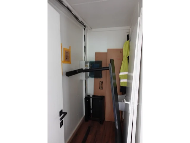 Groot bureau complex ( containers) - afbeelding 5 van  20