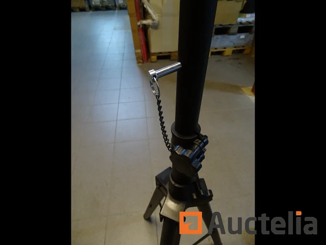 Groot draagbaar statief voor monitoren allcam tr940 - afbeelding 6 van  12