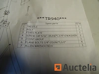 Groot draagbaar statief voor monitoren allcam tr940 - afbeelding 12 van  12