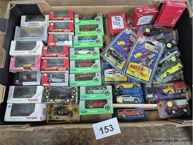 Groot lot auto en divers - afbeelding 1 van  4