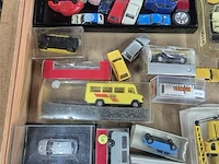 Groot lot auto - afbeelding 2 van  4
